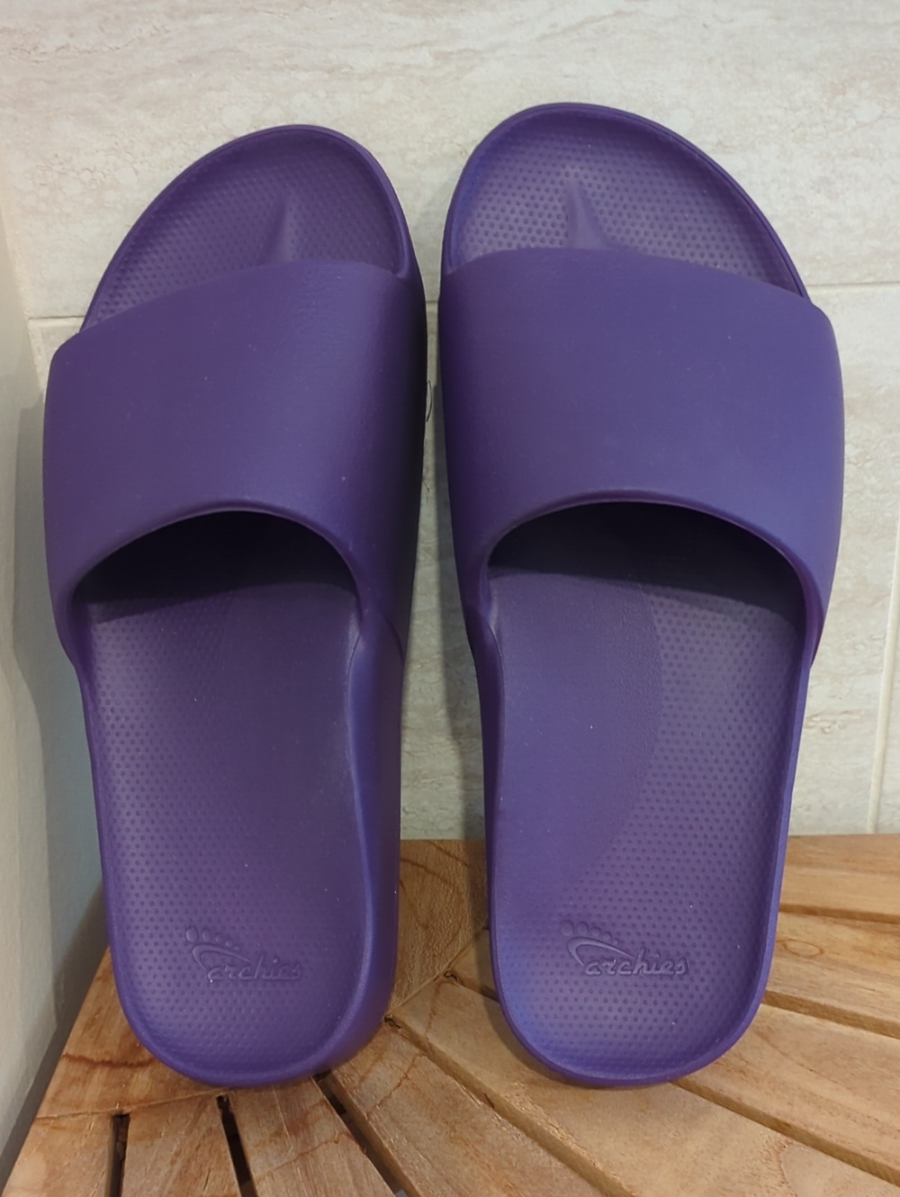Archie's Footwear Arch Support Slide Sandals in Acai Purple (Size 7)